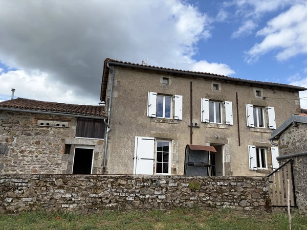 House in Le Bourdeix - view 1