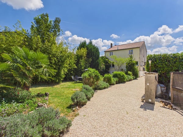 House in Champagne-Mouton - view 1