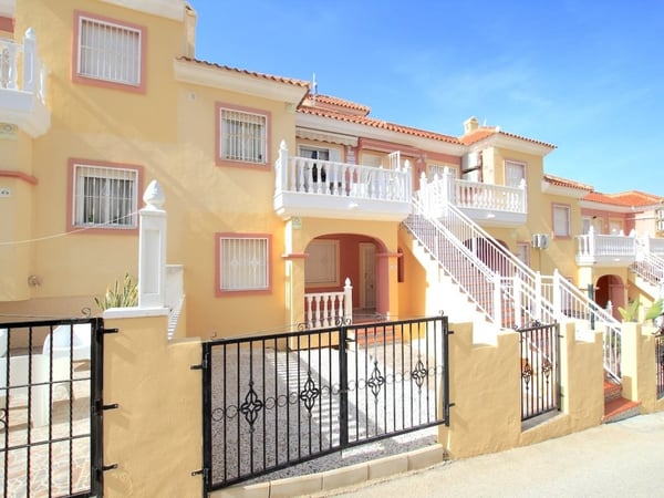 Apartment in Villamartin - view 1