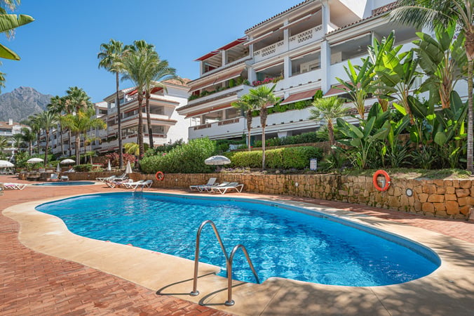 Apartment in Nueva Andalucia - view 1