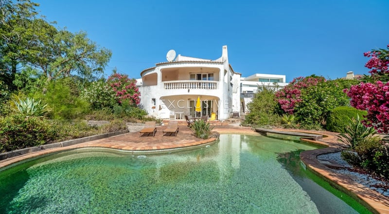Villa in Lagos - view 1