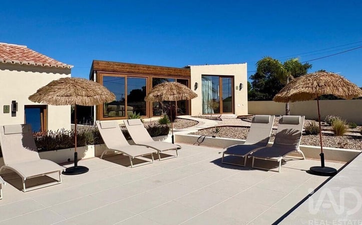 House in Lagoa - view 1