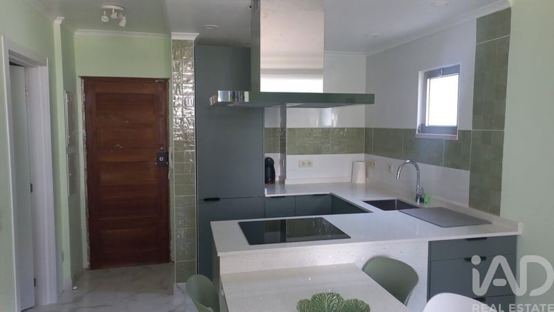 Apartment in Quarteira - view 1