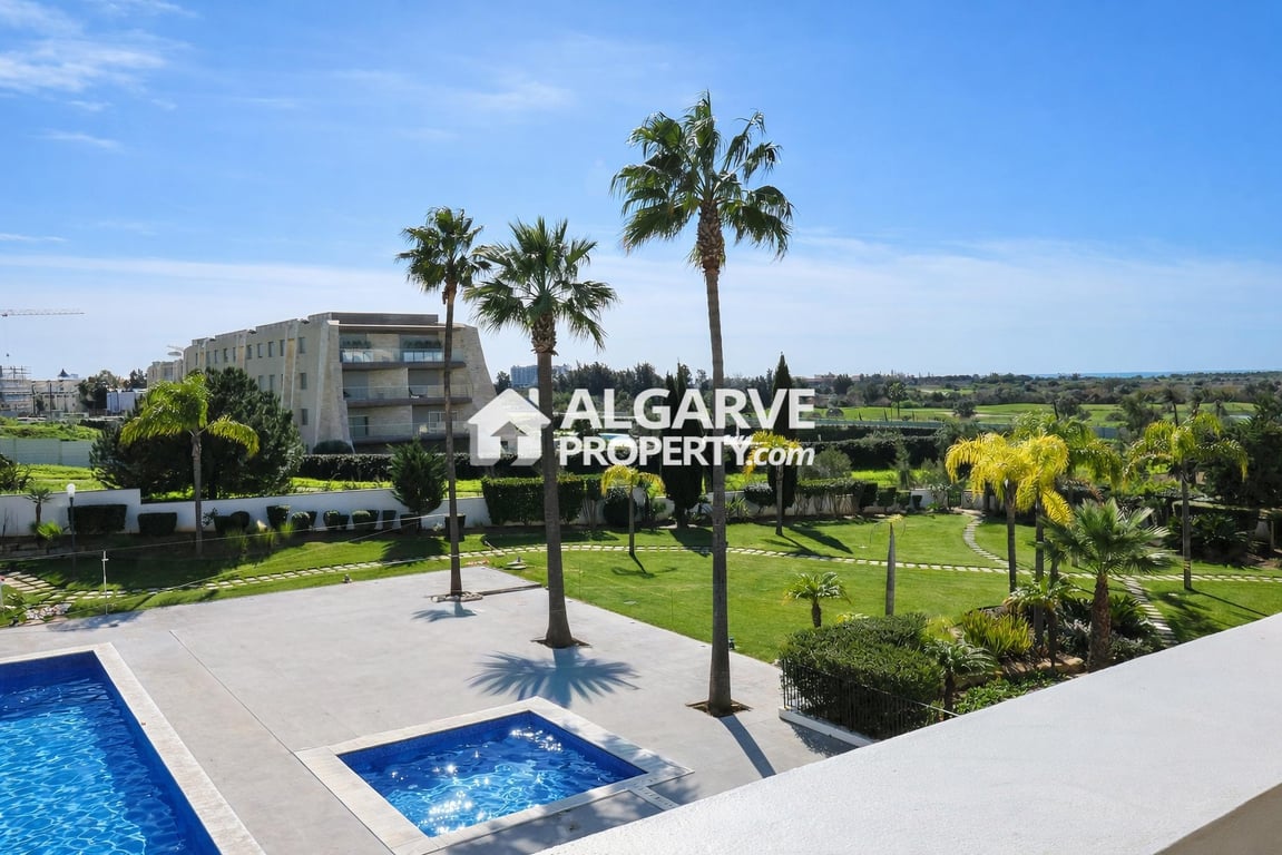 Apartment in Quarteira - Image 3
