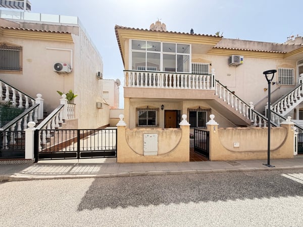 Apartment in La Zenia - view 1