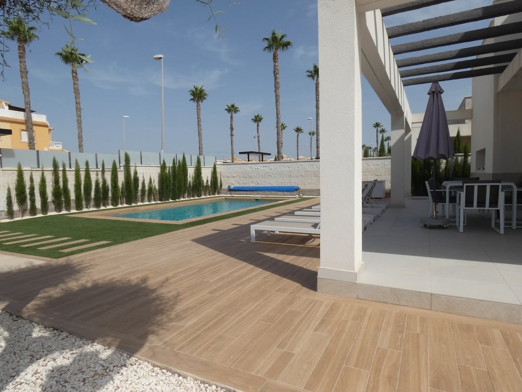 Villa in Ciudad Quesada - Image 3