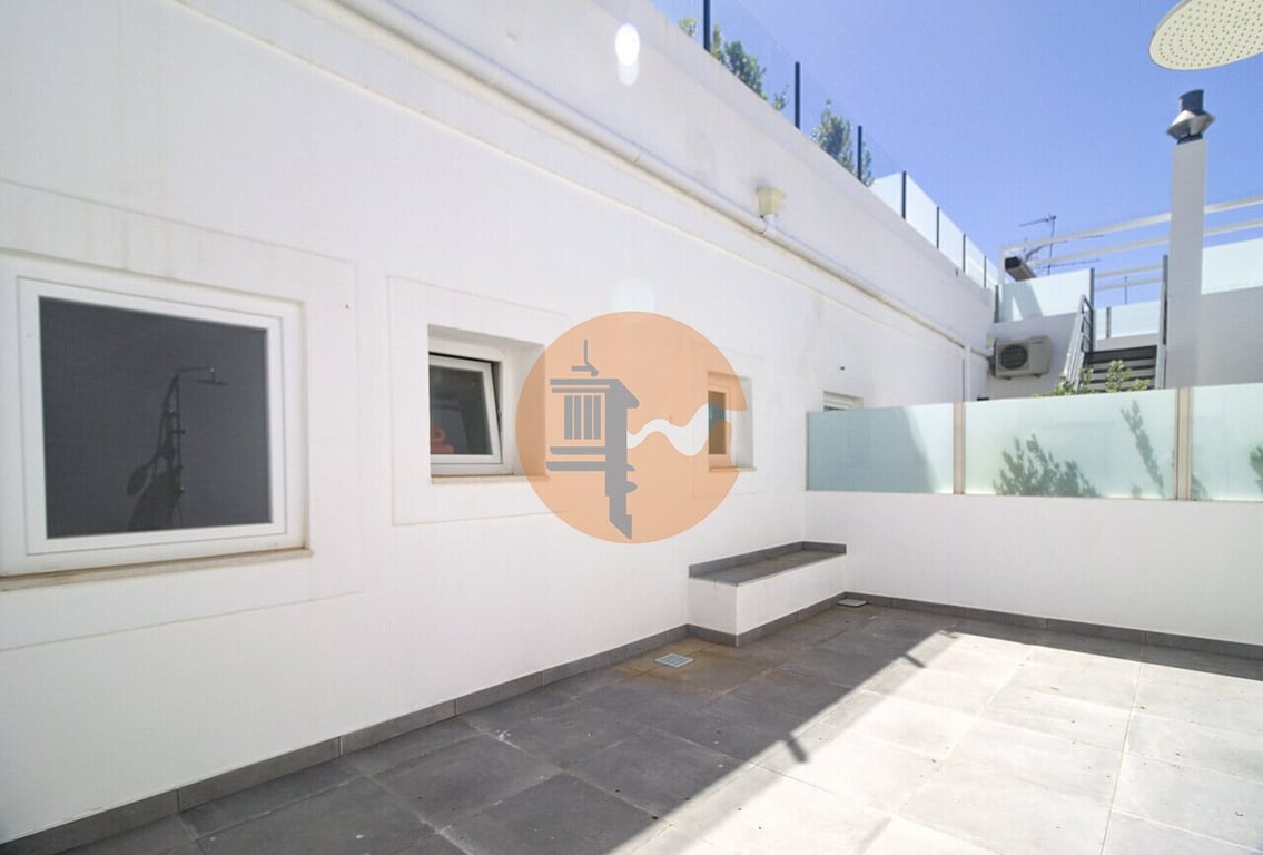 Apartment in Vila Real de Santo Antonio - Image 3