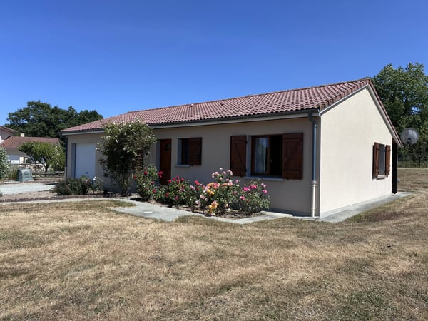 House in Mailhac-sur-Benaize - view 1