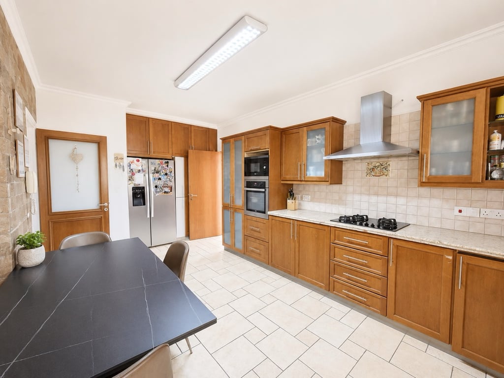 House in Agios Nikolaos - Image 3