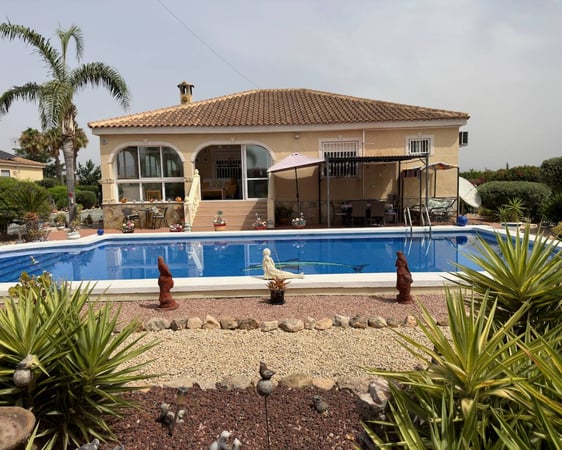 Villa in Catral - view 1