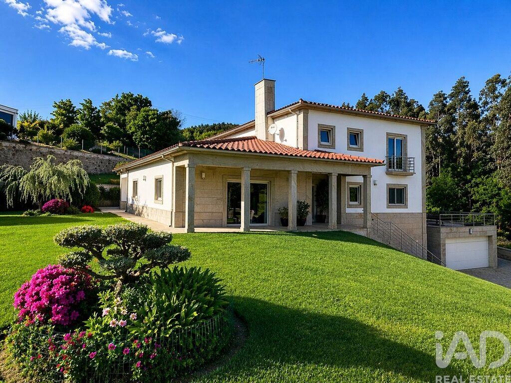 House in Vale