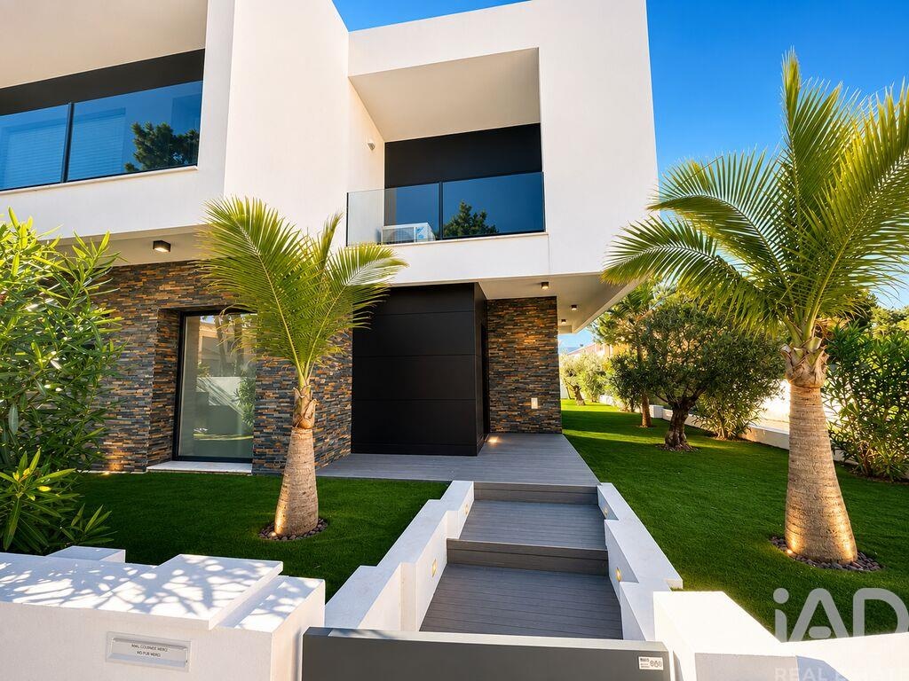 House in Charneca de Caparica