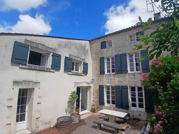 House in Jarnac - view 1