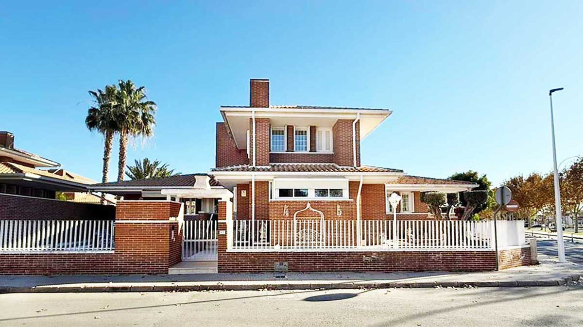 Villa in Santiago de la Ribera