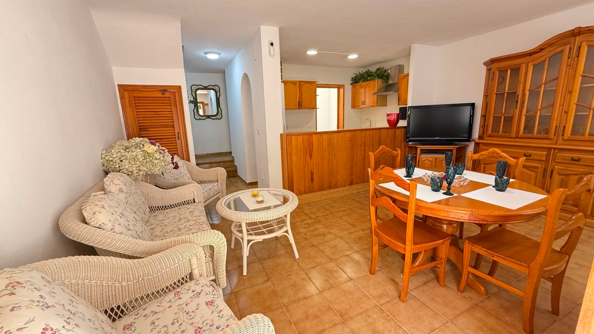 Apartment in Playa Flamenca - Image 2