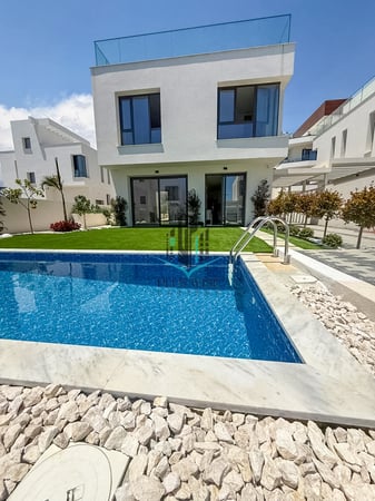 Villa in Pyla - view 1