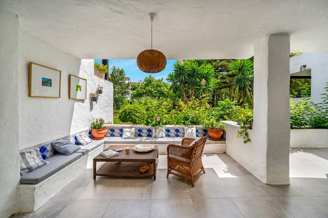 Apartment in Nueva Andalucia - view 1