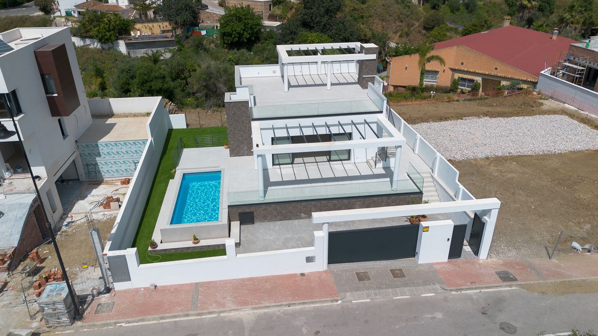 Villa in Mijas Costa - Image 2