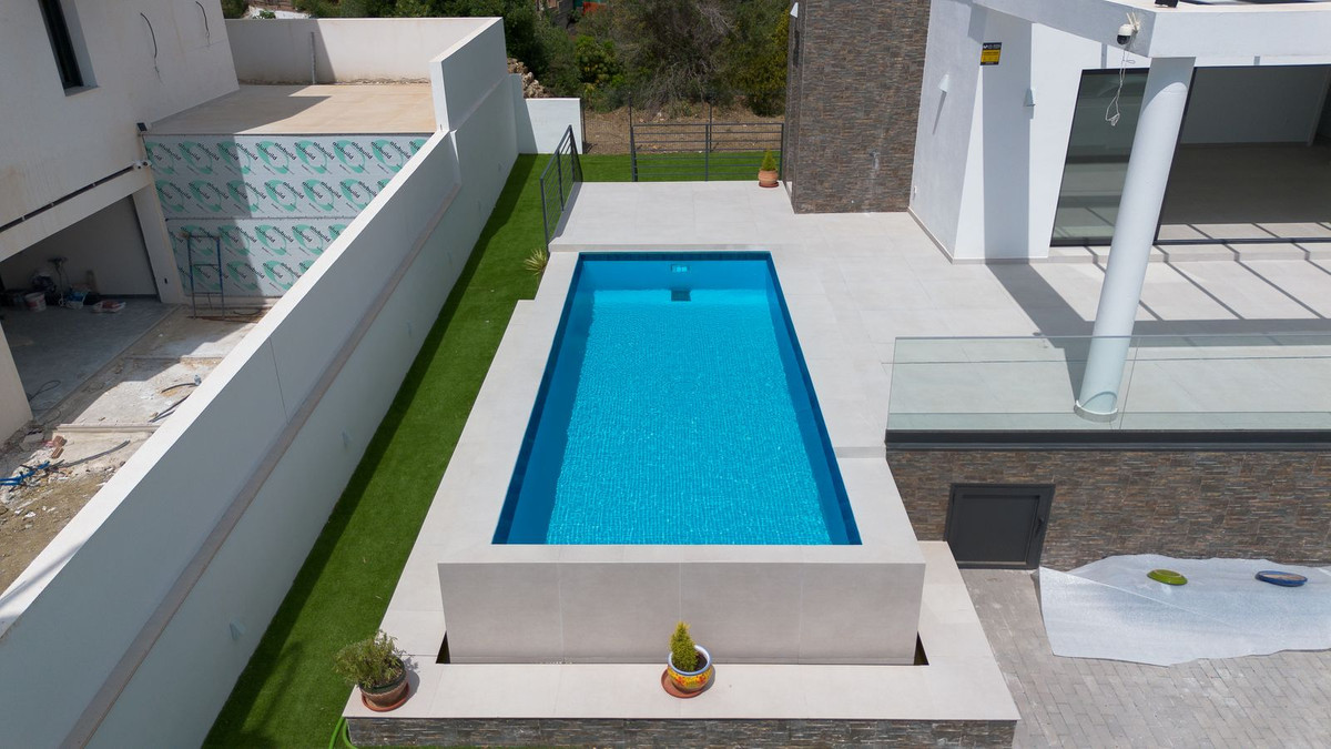 Villa in Mijas Costa - Image 3