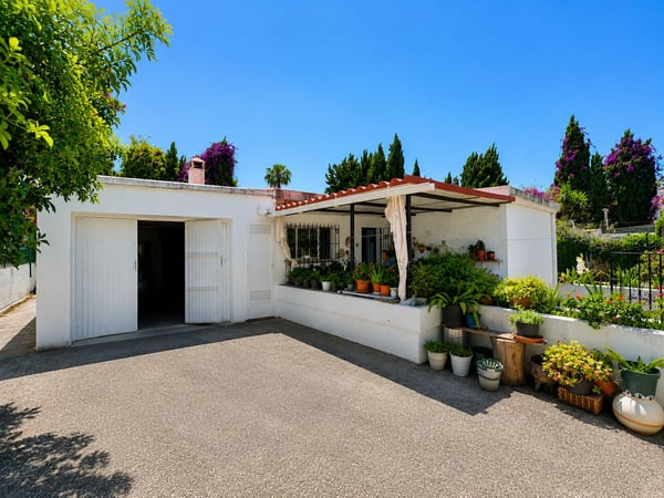 Villa in Elviria - view 1