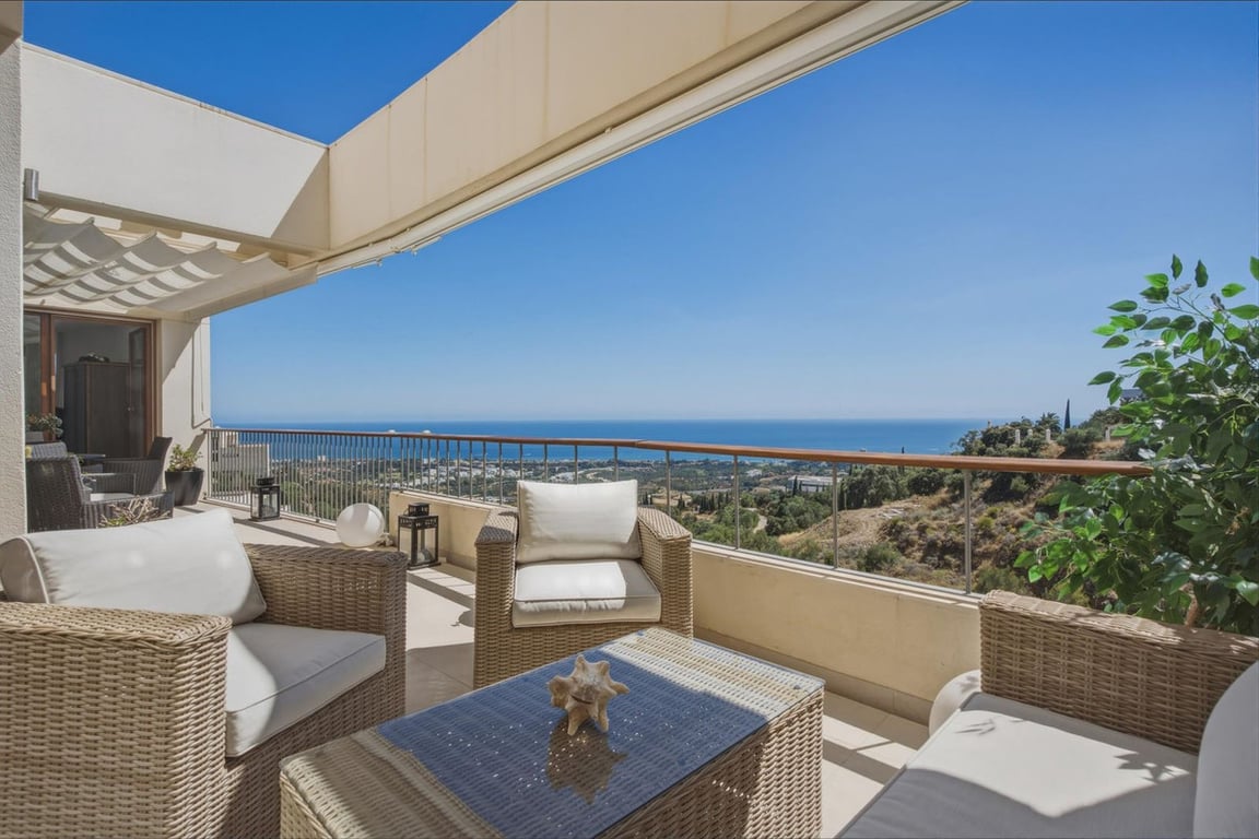 Apartment in Marbella - Image 2