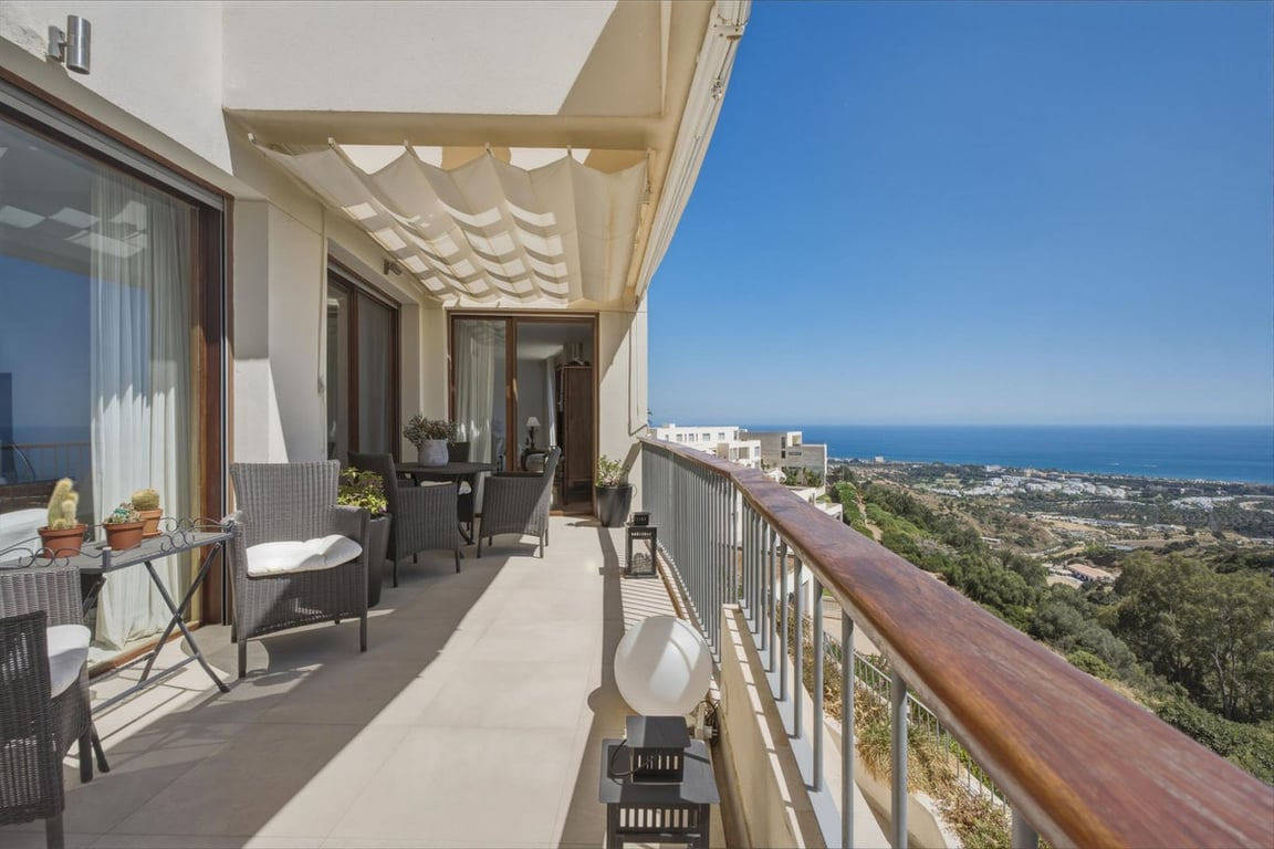 Apartment in Marbella - Image 3