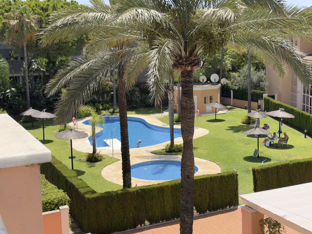 Penthouse in Elviria - Image 2