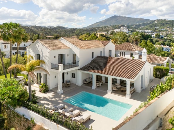 Villa in Benahavis - view 1