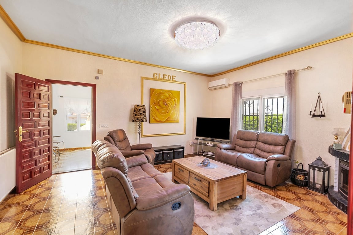 Villa in Ciudad Quesada - Image 3