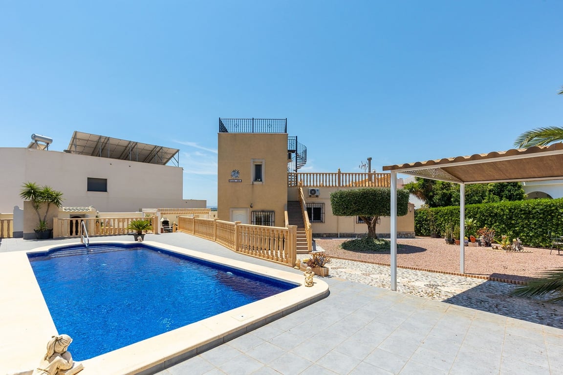 Villa in Ciudad Quesada - Image 2