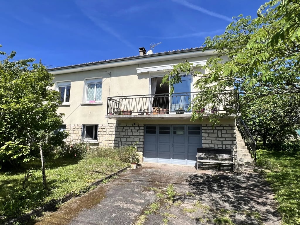 House in Champs-Romain