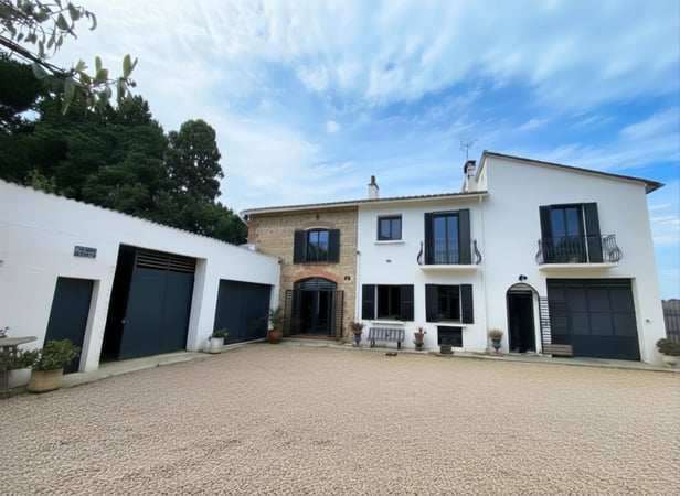 House in Saint-Esteve - view 1