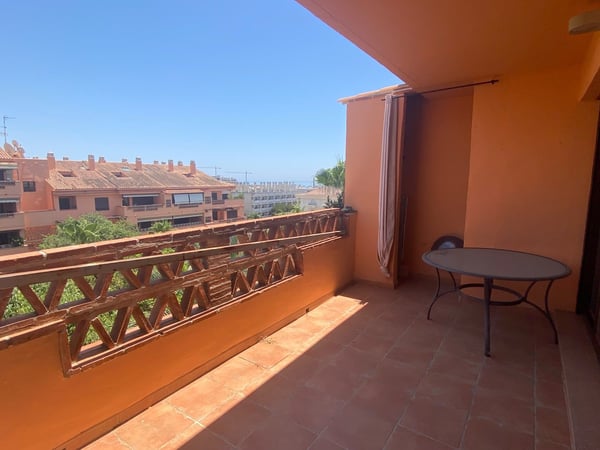 Apartment in Nueva Andalucia - view 1