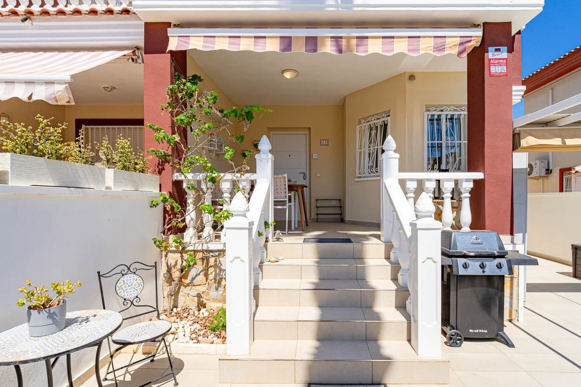 House in Dona Pepa - Image 2