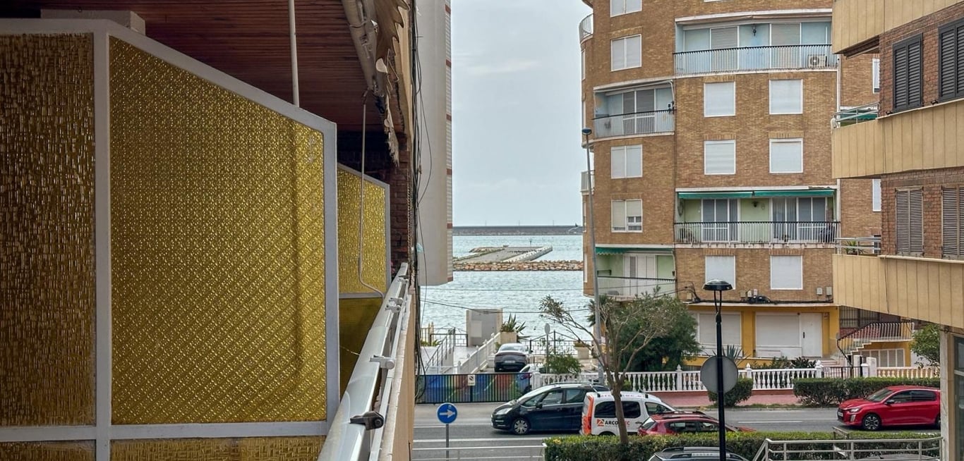 Apartment in Torrevieja - Image 2
