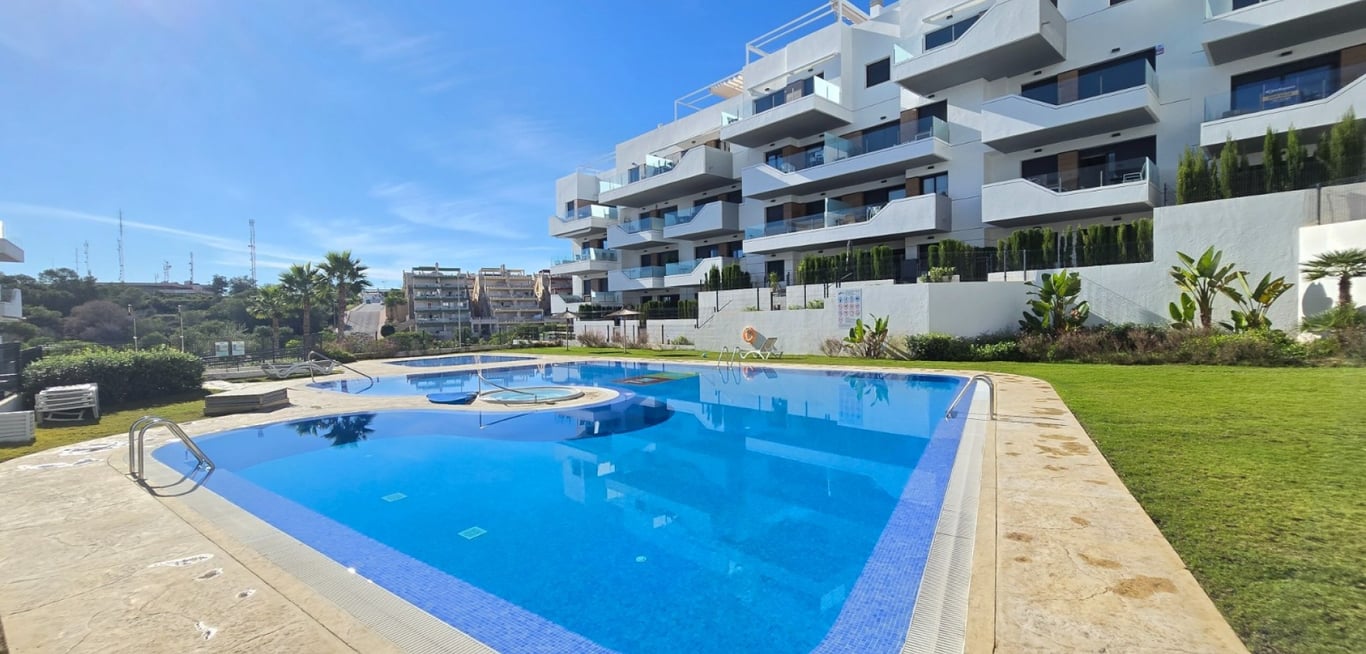 Apartment in Villamartin - Image 3