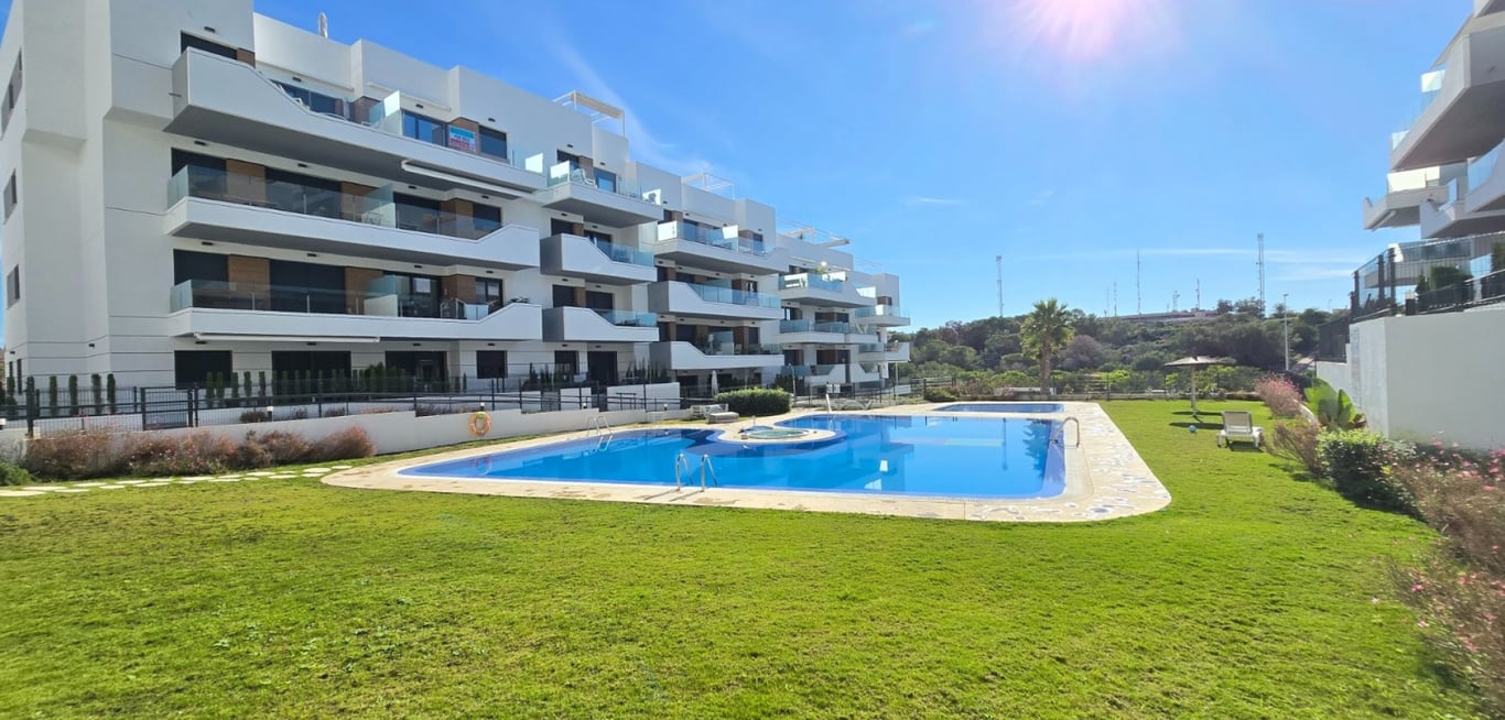 Apartment in Villamartin - Image 2