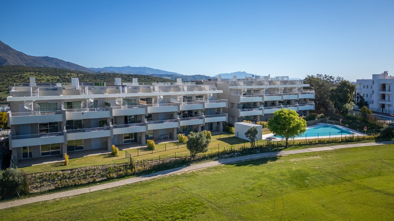 Apartment in Estepona - Image 3