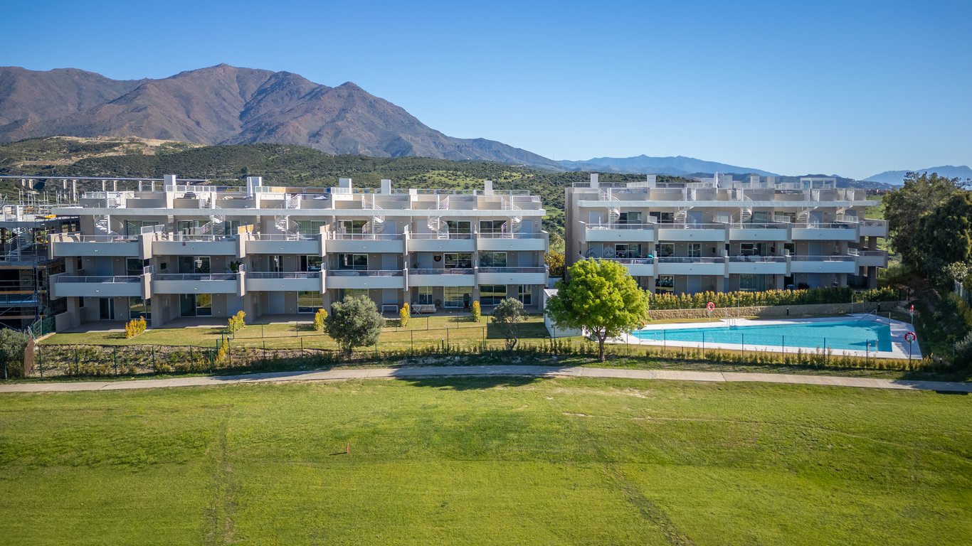Apartment in Estepona - Image 2