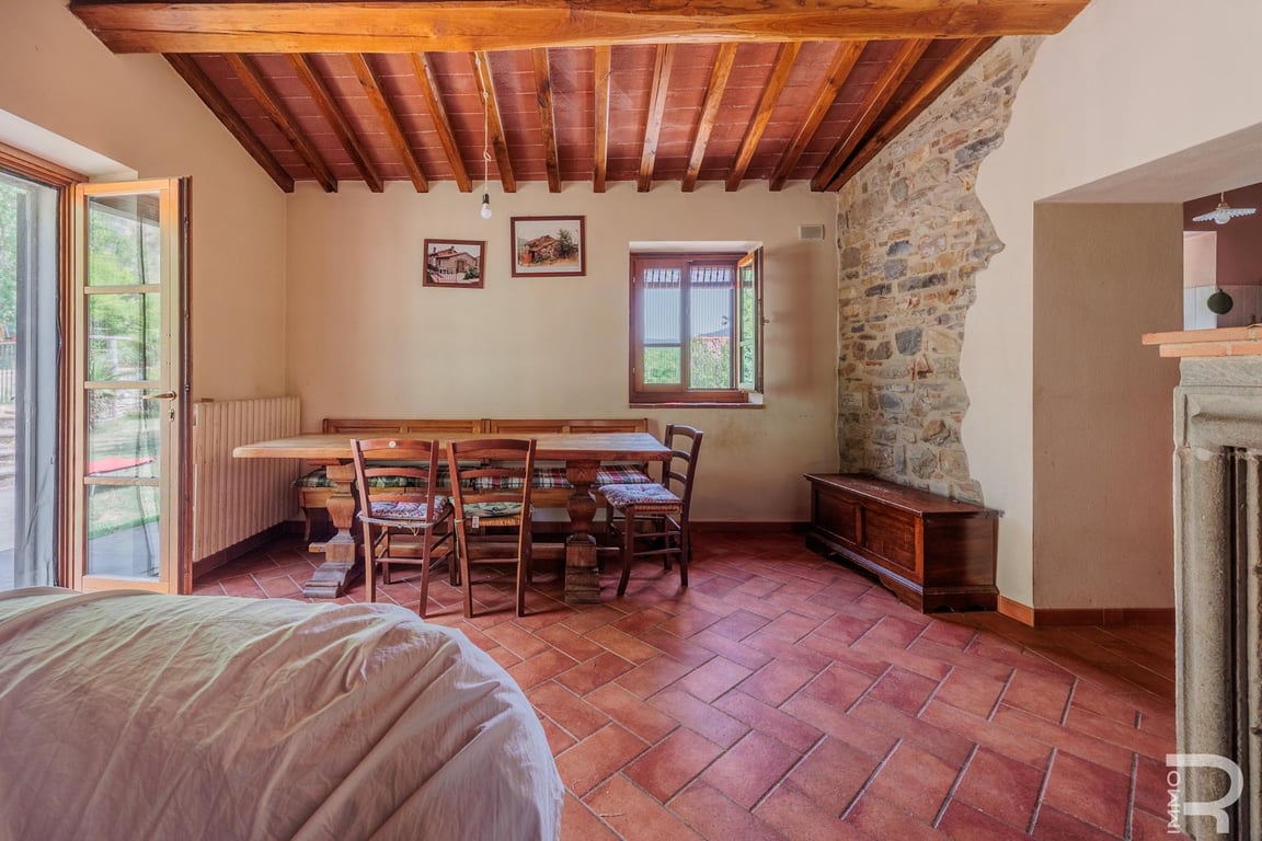 House in Chitignano - Image 3