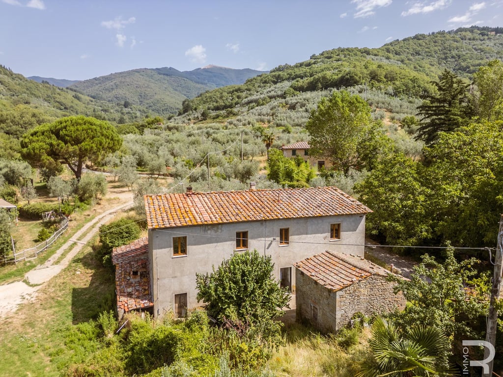 House in Loro Ciuffenna - Image 2