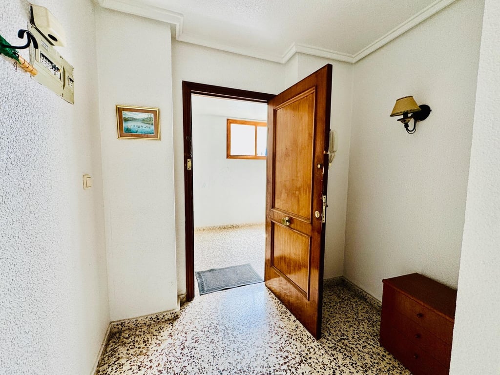 Apartment in Torrevieja - Image 2