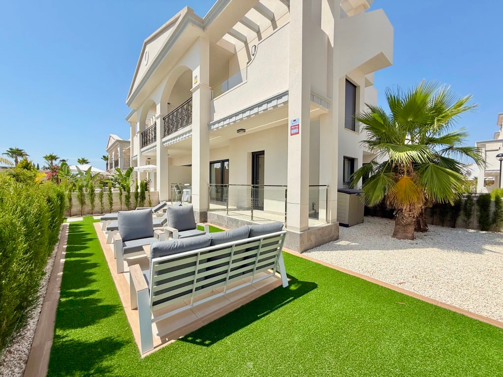 Apartment in Dona Pepa - Image 2