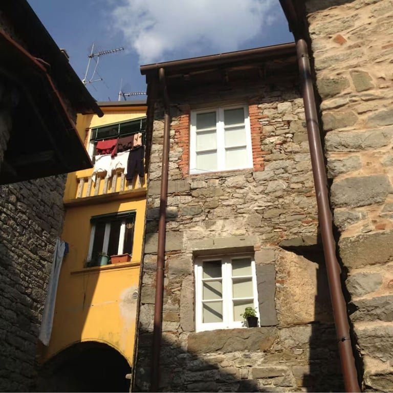 House in Vetriano - Image 3
