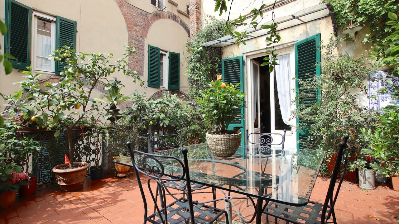 Apartment in Lucca - Image 2