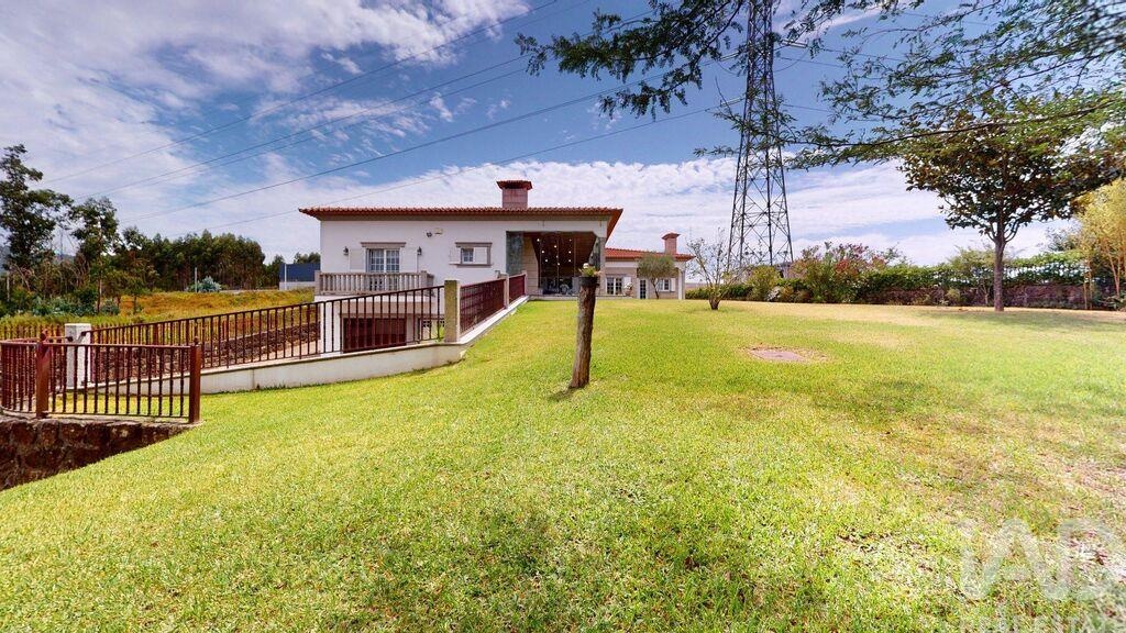 House in Foz do Sousa - Image 3
