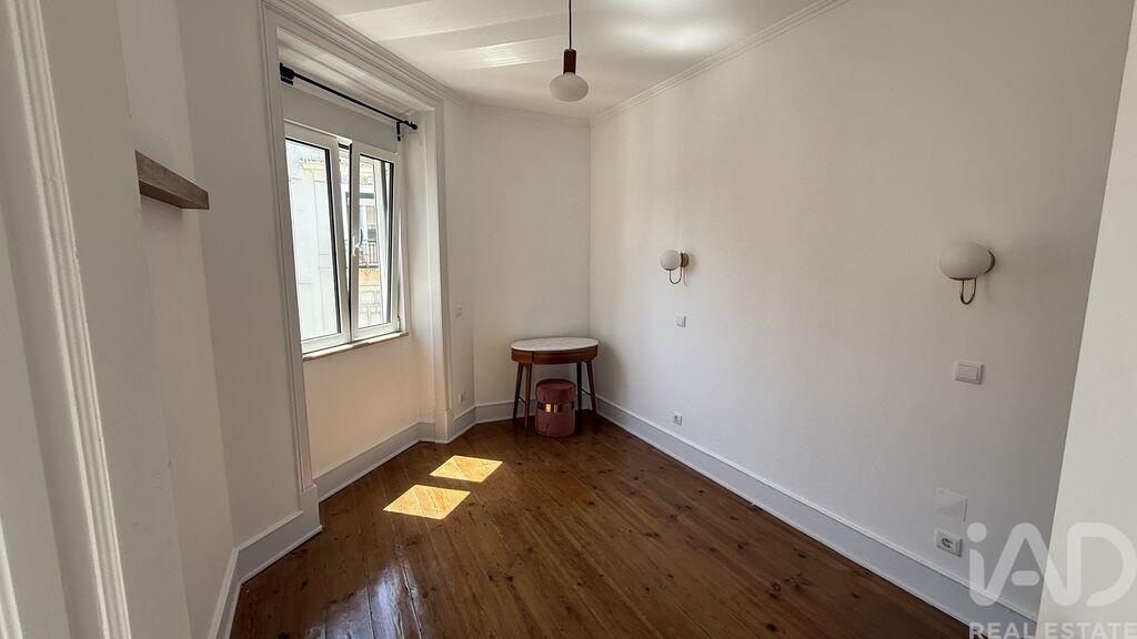 Apartment in Penha de Franca - Image 3