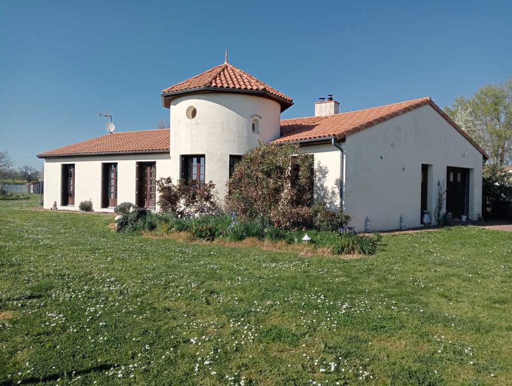 House in Saint-Martin-de-Macon