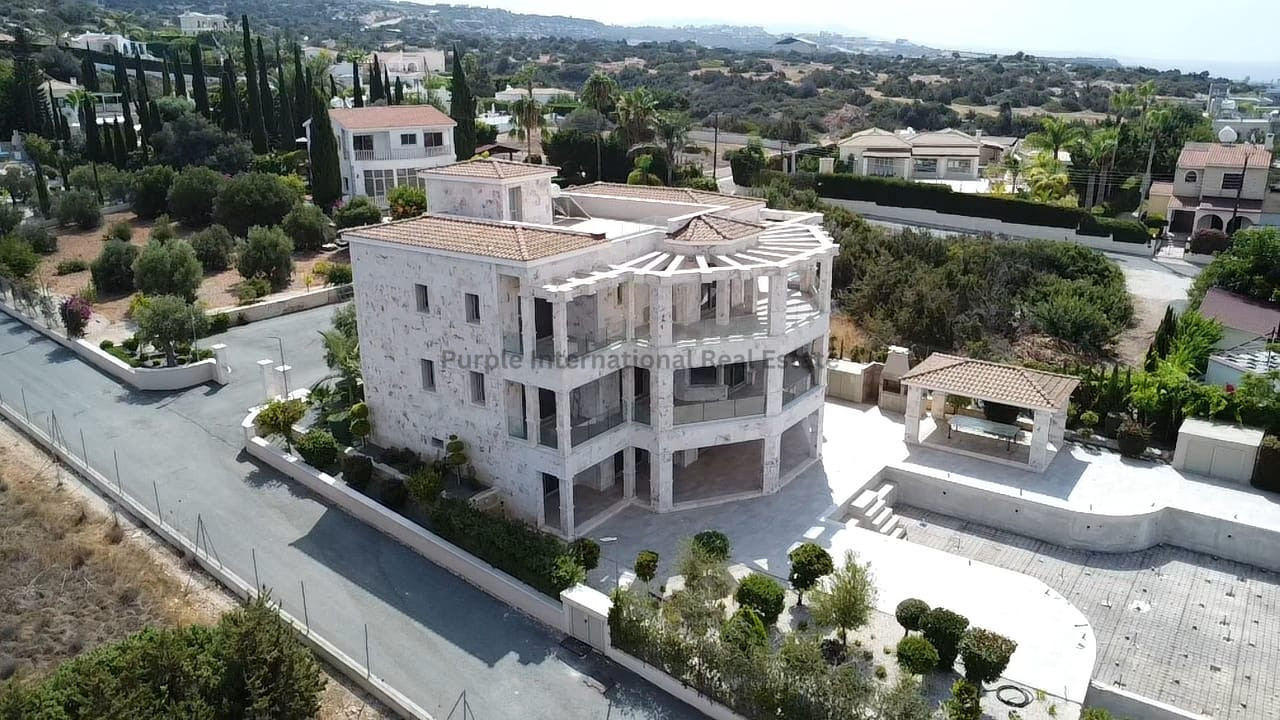 House in Pegeia - Image 2