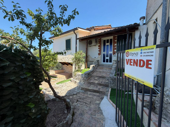 House in Arce